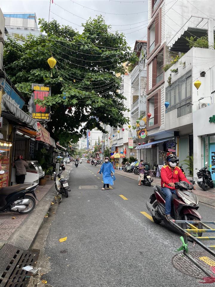 Tòa nhà mặt tiền mai thị lựu quận 1