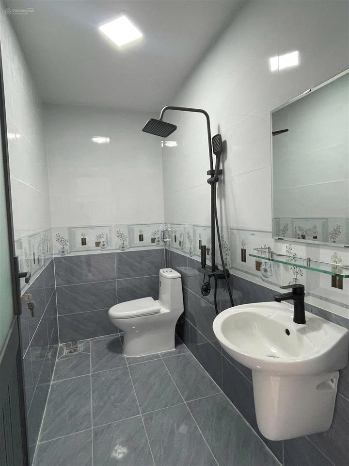 Cho thuê nhà mới đẹp 68 thái phiên p2 q11