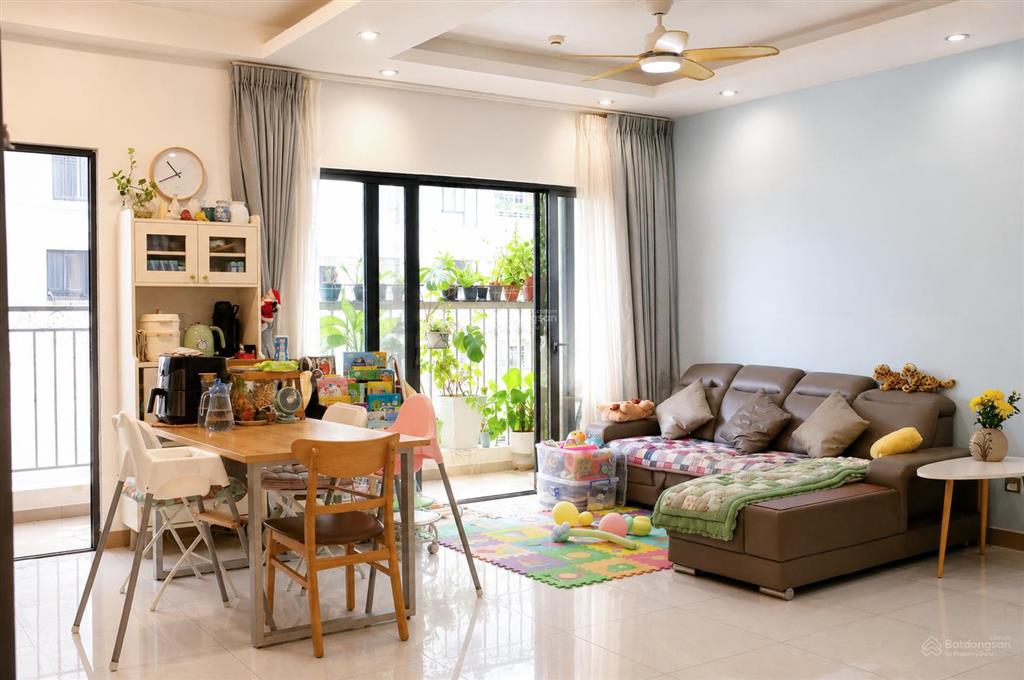Căn 2pn 85m2  ban công dài  quận 7  vcb hỗ trợ vay 60% giá chỉ 3,7 tỷ, phòng khách siêu rộng