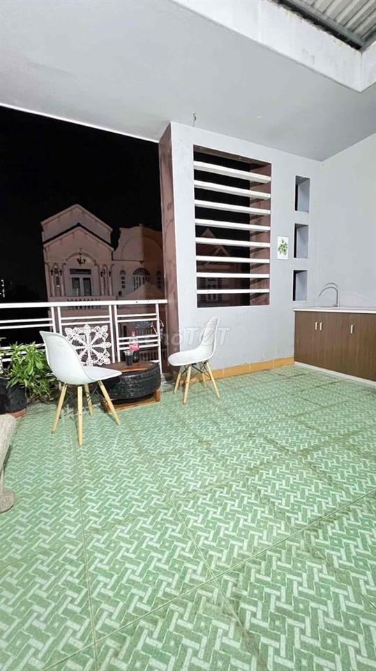 Chính chủ cho thuê phòng ban công tách bếp đầy đủ nội thất cao cấp