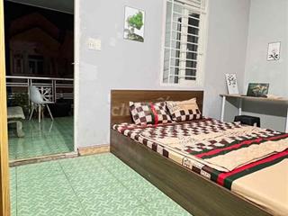 Chính chủ cho thuê phòng ban công tách bếp đầy đủ nội thất cao cấp