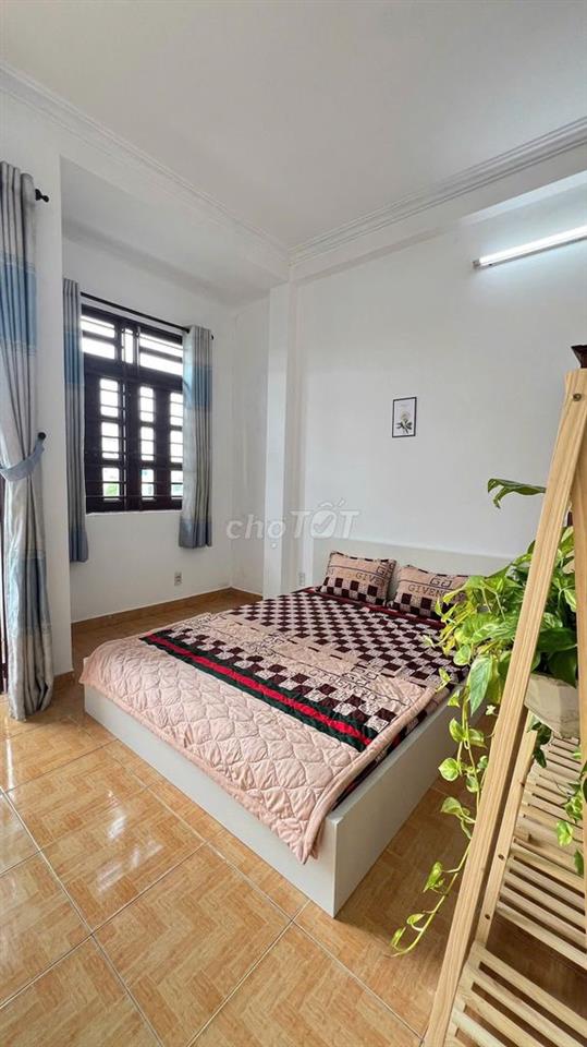 Chính chủ cho thuê phòng ban công mặt tiền thông thoáng giá 3tr7