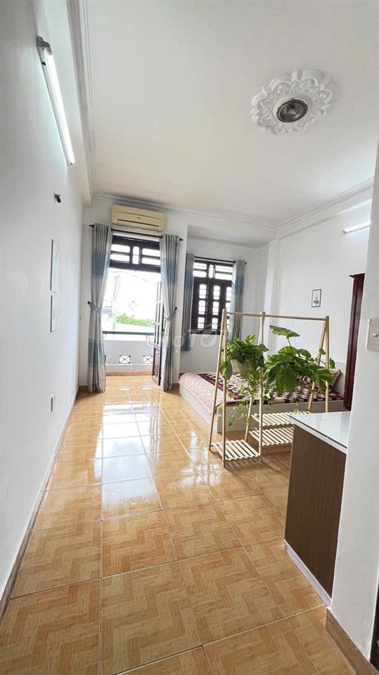 Chính chủ cho thuê phòng ban công mặt tiền thông thoáng giá 3tr7