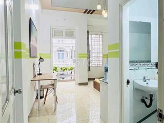 Chính chủ cho thuê phòng ban công lầu 1  thông thoáng đầy đủ nội thất
