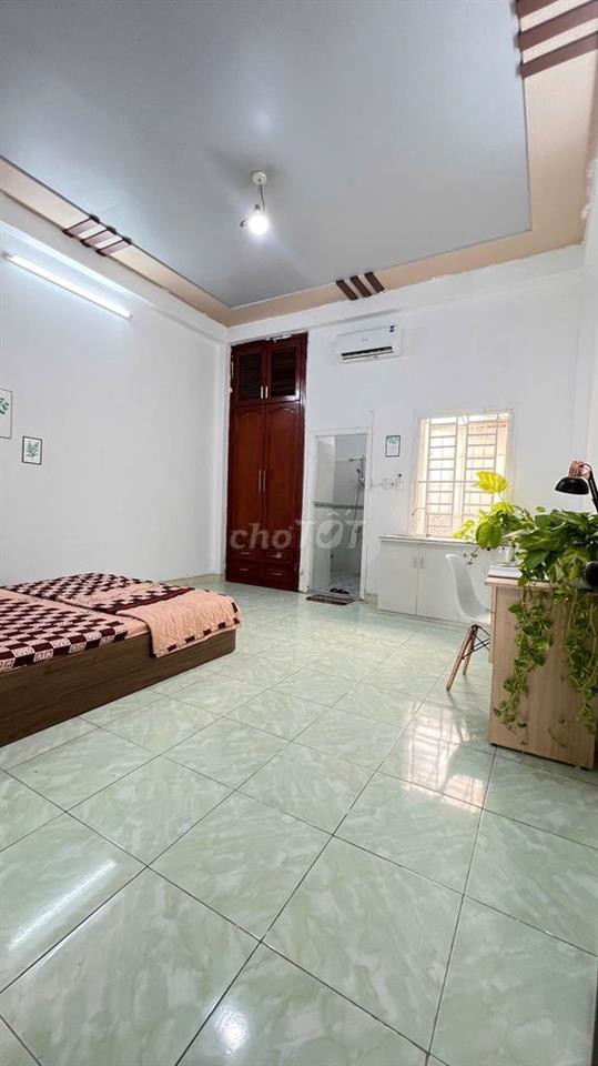 Chính chủ cho thuê phòng thoáng đầy đủ nội thất, gần chợ Hiệp Thành