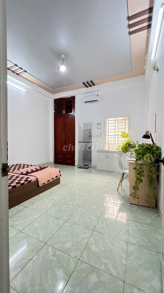Chính chủ cho thuê phòng thoáng đầy đủ nội thất, gần chợ Hiệp Thành