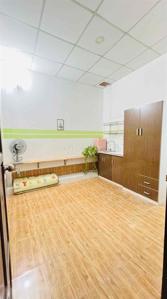 Chính Chủ Cho Thuê 2tr3 Lầu 1 thông thoáng