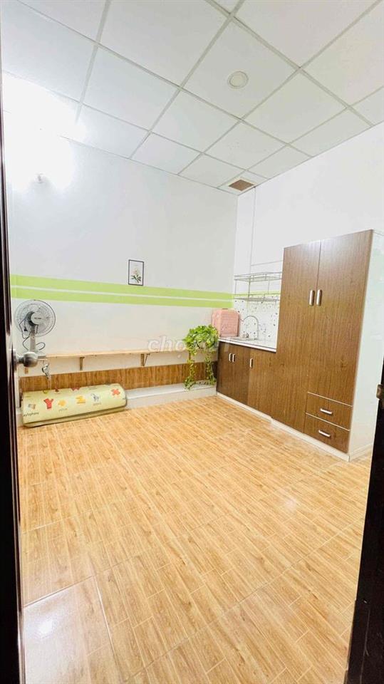 Chính Chủ Cho Thuê 2tr3 Lầu 1 thông thoáng
