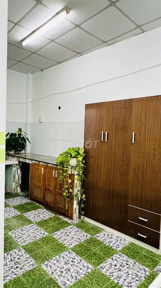 Phòng Full Nội Thất Lầu 1 Rộng Dãi Phòng Mới Vào Ở Ngay
