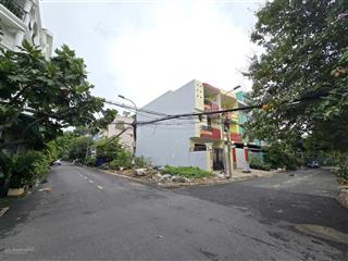 Bán nhanh lô góc 2 mặt tiền đối diện vào công viên cực kì thoáng đẹp, đất sổ hồng riêng