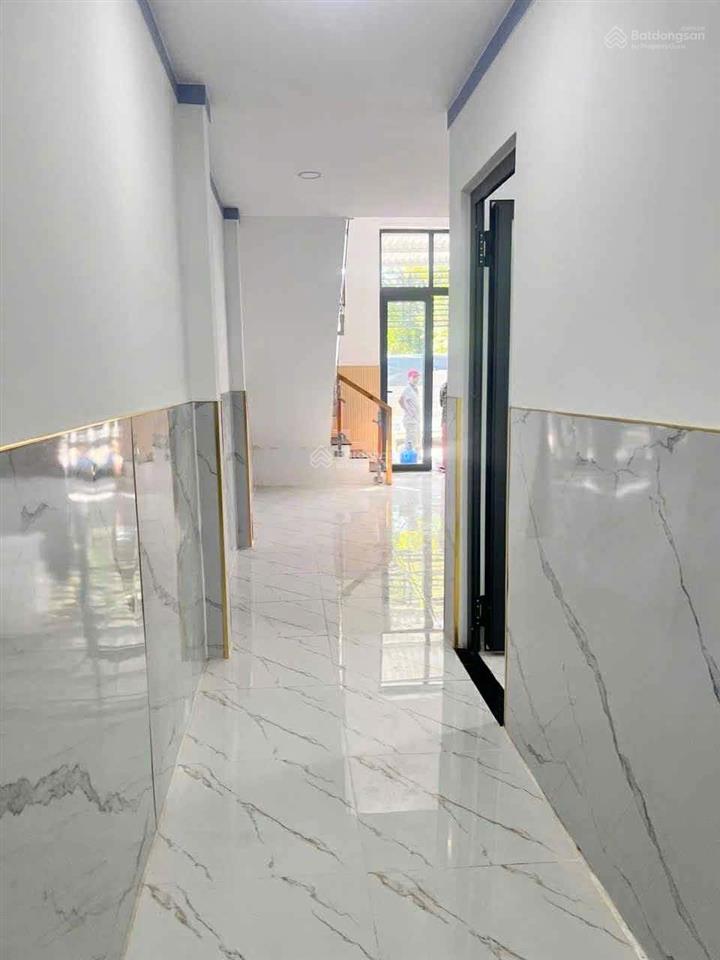 Nhà định hoà 1 trệt 1 lửng 2p ngủ sân xe hơi dt 5x18m thổ cư 60m2 đường xe hơi giá 1 tỷ 990tr