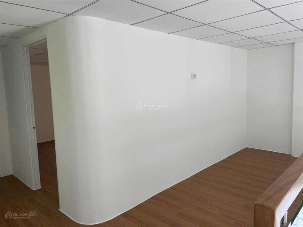 Nhà định hoà 1 trệt 1 lửng 2p ngủ sân xe hơi dt 5x18m thổ cư 60m2 đường xe hơi giá 1 tỷ 990tr