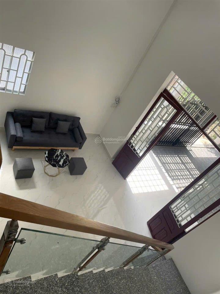 Nhà định hoà 1 trệt 1 lửng 2p ngủ sân xe hơi dt 5x18m thổ cư 60m2 đường xe hơi giá 1 tỷ 990tr
