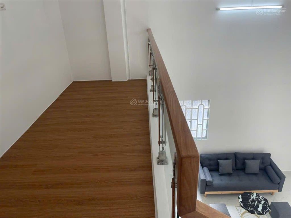 Nhà định hoà 1 trệt 1 lửng 2p ngủ sân xe hơi dt 5x18m thổ cư 60m2 đường xe hơi giá 1 tỷ 990tr