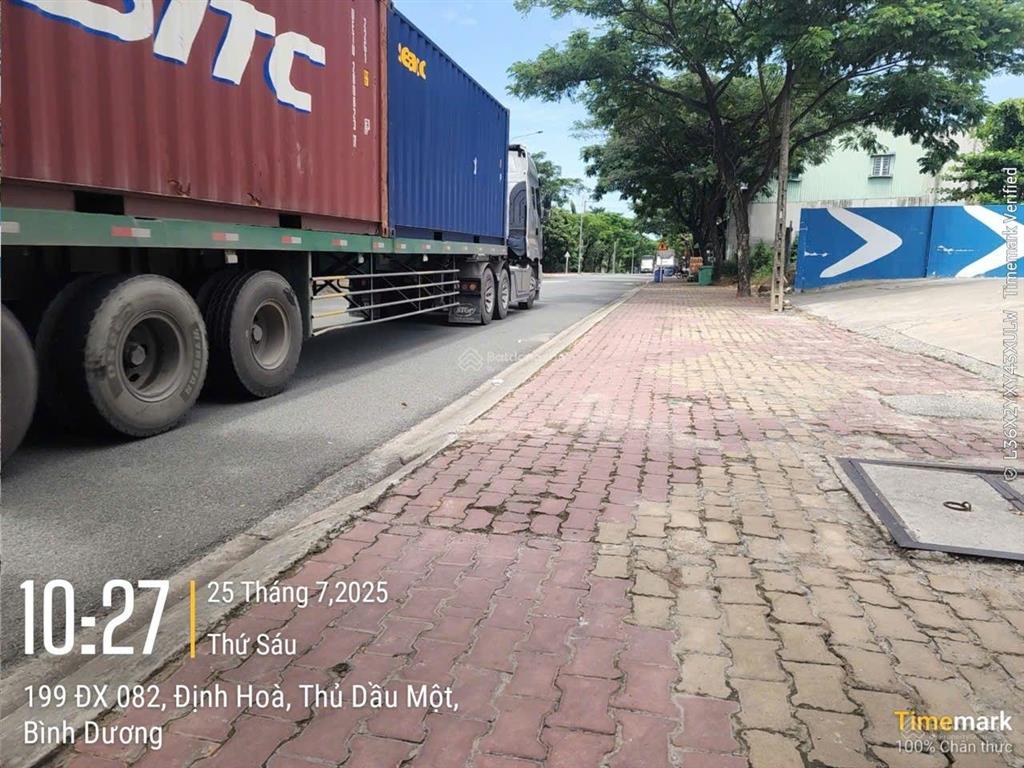 Đất mặt tiền đường dx 82, cách bệnh viện 1500 giường 300 mét gần ngã tư trần ngọc lên 100 mét