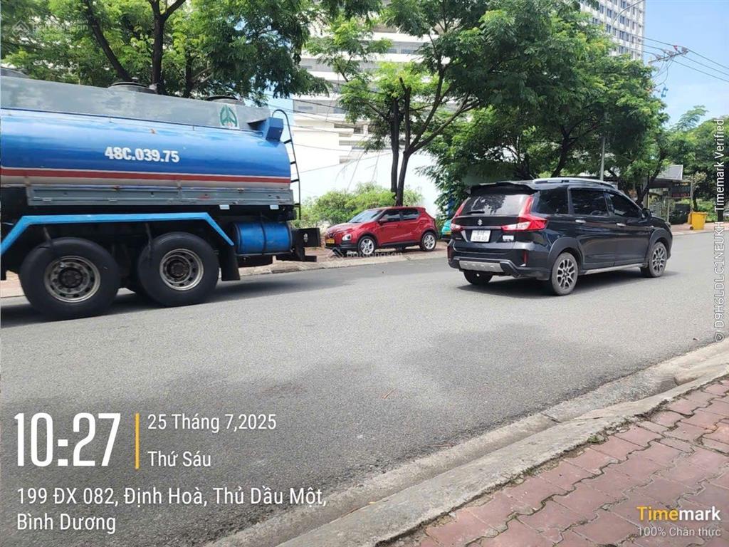 Đất mặt tiền đường dx 82, cách bệnh viện 1500 giường 300 mét gần ngã tư trần ngọc lên 100 mét