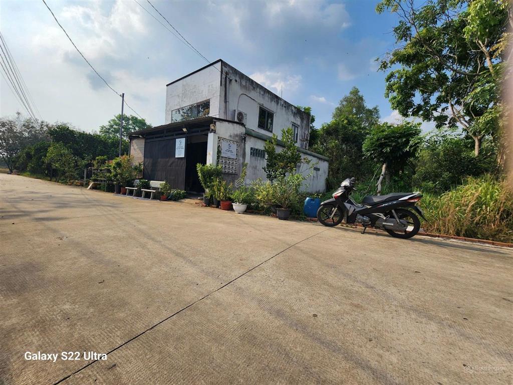 Kẹt tiền bán gấp còn 1tỷ890 đất đẹp định hoà  thủ dầu một gần tp mới dt 7.2x12.4m thổ cư 100%