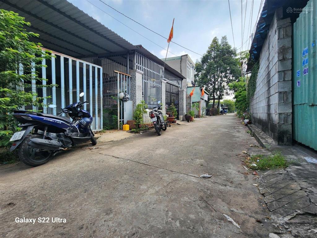 Chỉ 1 căn nhanh tay khách ơi chỉ 2tỷ 090tr định hòa vị trí gần ngã tư trần ngọc lên bv 1500g 400mét