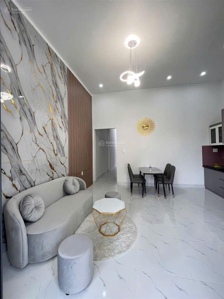 Nhà định hòa giá chỉ 2tỷ580 mặt tiền nhựa kinh doanh nhỏ lẻ dt 5x22m thổ cư 60m 2 p ngủ sân 2 ôtô