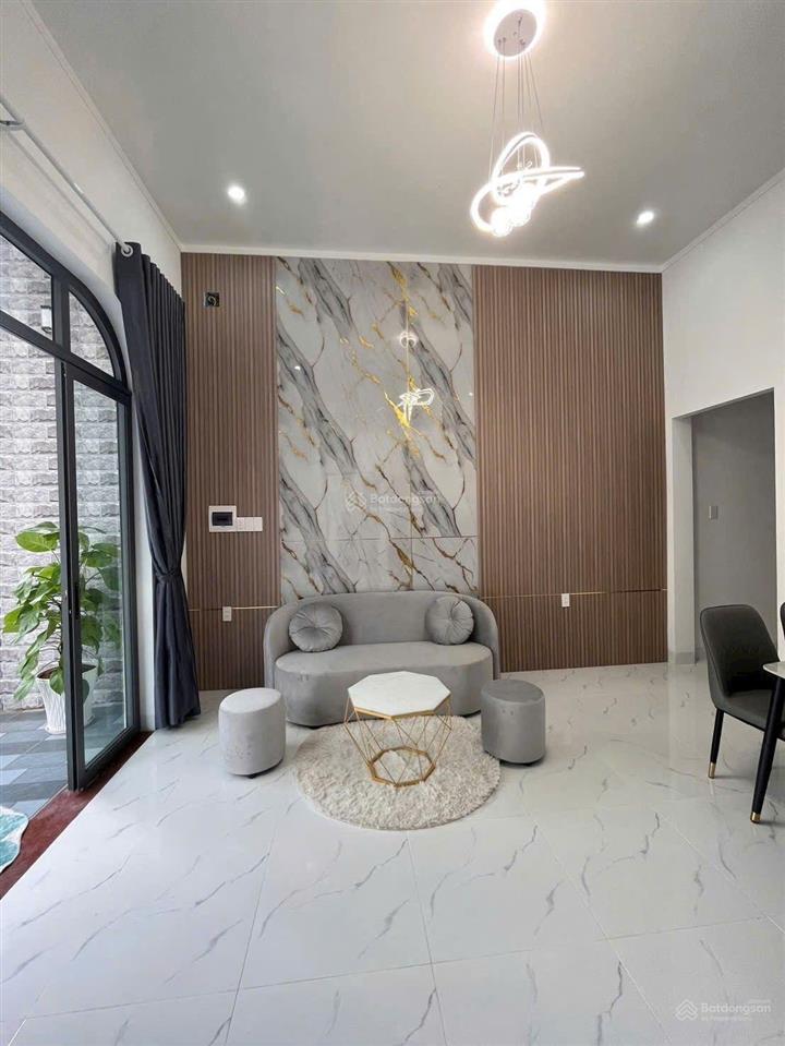 Nhà định hòa giá chỉ 2tỷ580 mặt tiền nhựa kinh doanh nhỏ lẻ dt 5x22m thổ cư 60m 2 p ngủ sân 2 ôtô