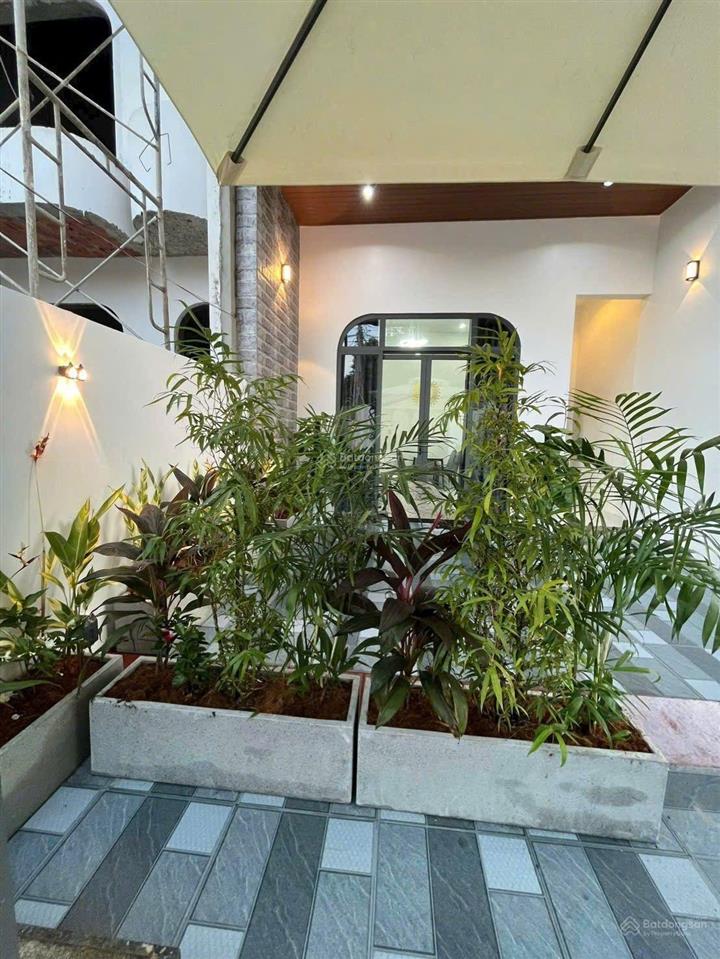 Nhà định hòa giá chỉ 2tỷ580 mặt tiền nhựa kinh doanh nhỏ lẻ dt 5x22m thổ cư 60m 2 p ngủ sân 2 ôtô