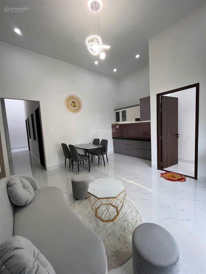 Nhà định hòa giá chỉ 2tỷ580 mặt tiền nhựa kinh doanh nhỏ lẻ dt 5x22m thổ cư 60m 2 p ngủ sân 2 ôtô