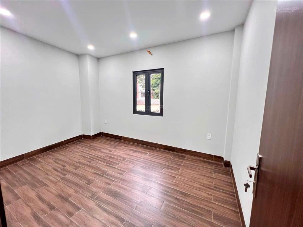 Nhà 1trệt 1lầu giá chỉ 2tỷ 890 mới đẹp sát trường học ngã tư trần ngọc lên bv phương chi bv 1500g