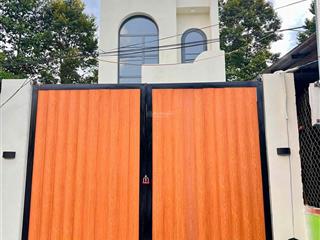 Nhà 1trệt 1lầu giá chỉ 2tỷ 890 mới đẹp sát trường học ngã tư trần ngọc lên bv phương chi bv 1500g