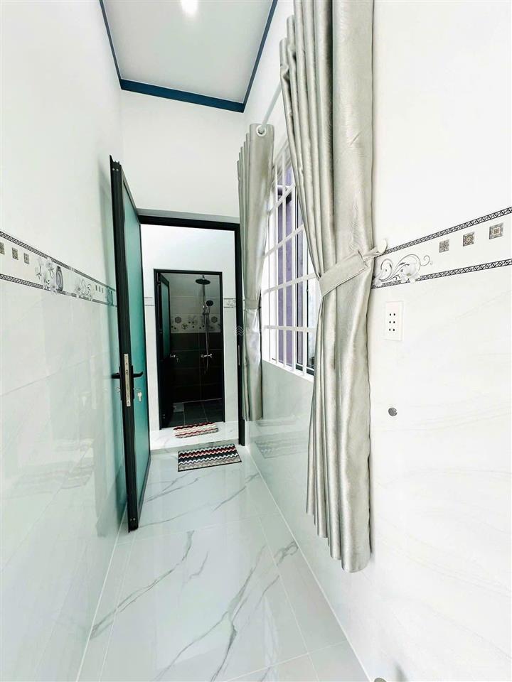 Nhà thủ dầu một giá chỉ 1tỷ 950tr 80m2 thổ cư 100% đường ôtô dân cư đông gần hết tiện ích
