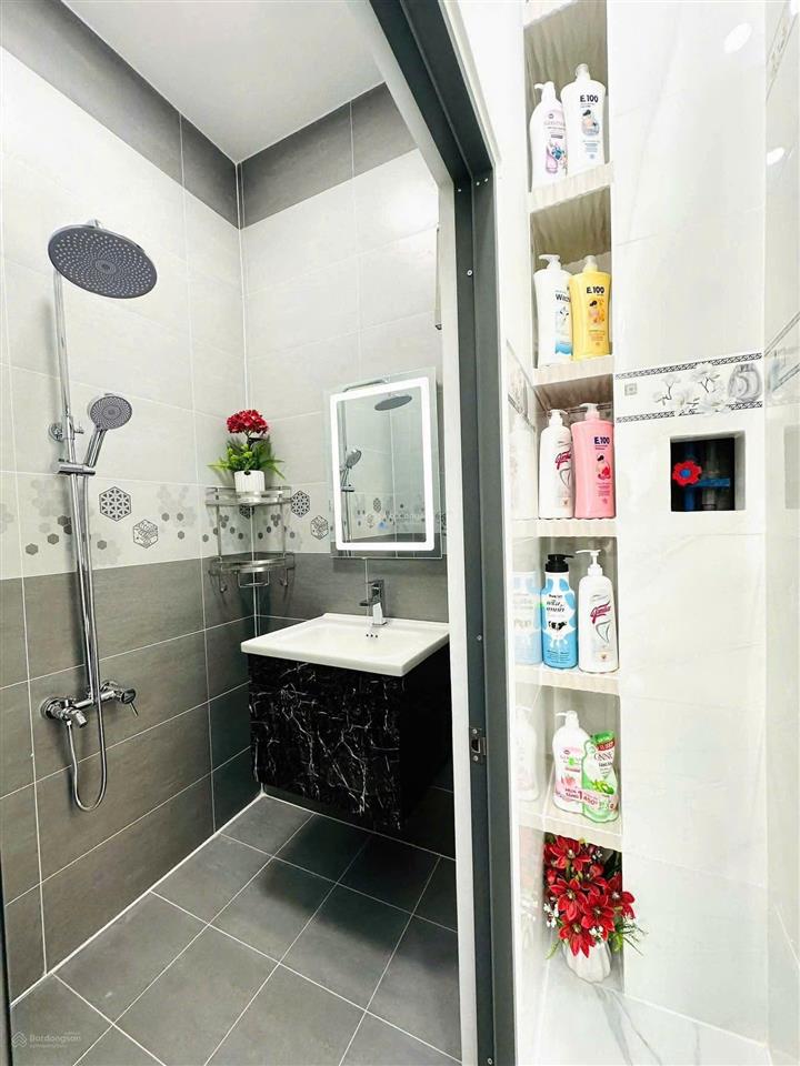Nhà thủ dầu một giá chỉ 1tỷ 950tr 80m2 thổ cư 100% đường ôtô dân cư đông gần hết tiện ích