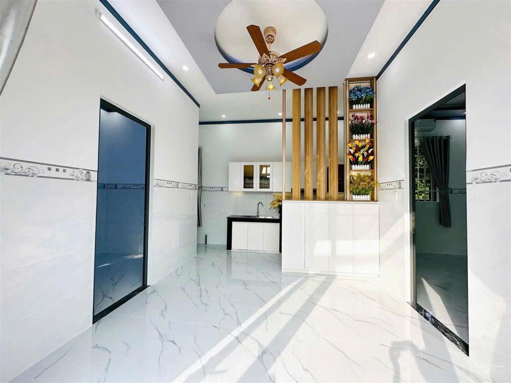 Nhà thủ dầu một giá chỉ 1tỷ 950tr 80m2 thổ cư 100% đường ôtô dân cư đông gần hết tiện ích