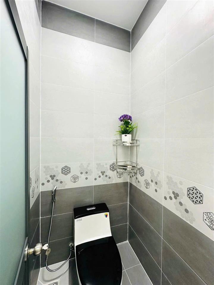 Nhà thủ dầu một giá chỉ 1tỷ 950tr 80m2 thổ cư 100% đường ôtô dân cư đông gần hết tiện ích