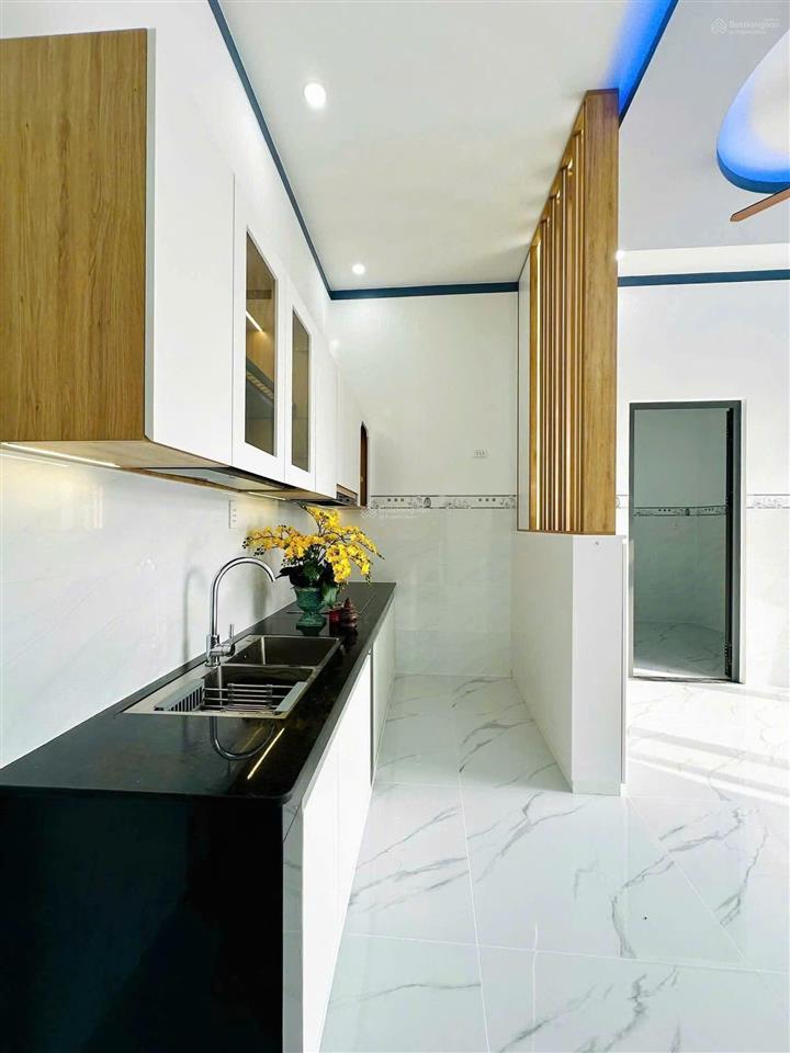 Nhà thủ dầu một giá chỉ 1tỷ 950tr 80m2 thổ cư 100% đường ôtô dân cư đông gần hết tiện ích