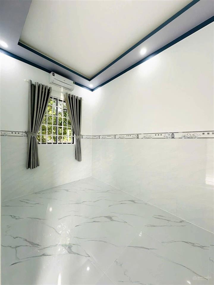 Nhà thủ dầu một giá chỉ 1tỷ 950tr 80m2 thổ cư 100% đường ôtô dân cư đông gần hết tiện ích