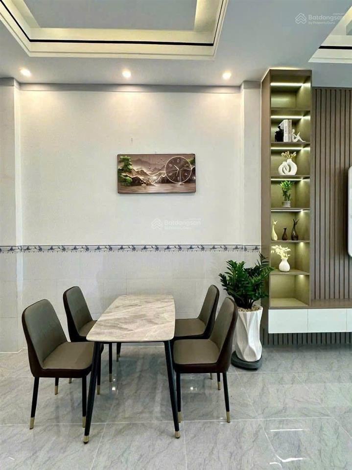 Nhà thủ dầu một giá chỉ 2 tỷ 080 triệu đường ô tô sân ô tô dân cư hiện hữu