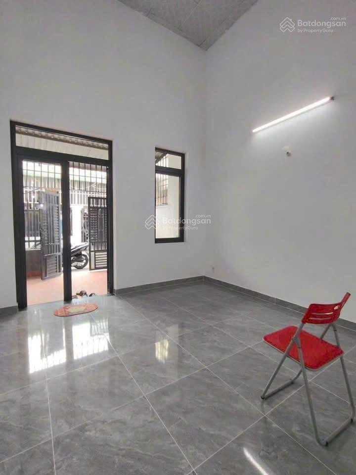 Nhà gác lửng chỉ 2 tỷ 390tr thủ dầu một trung tâm 64m2 full thổ cư đường ôtô dân cư kín