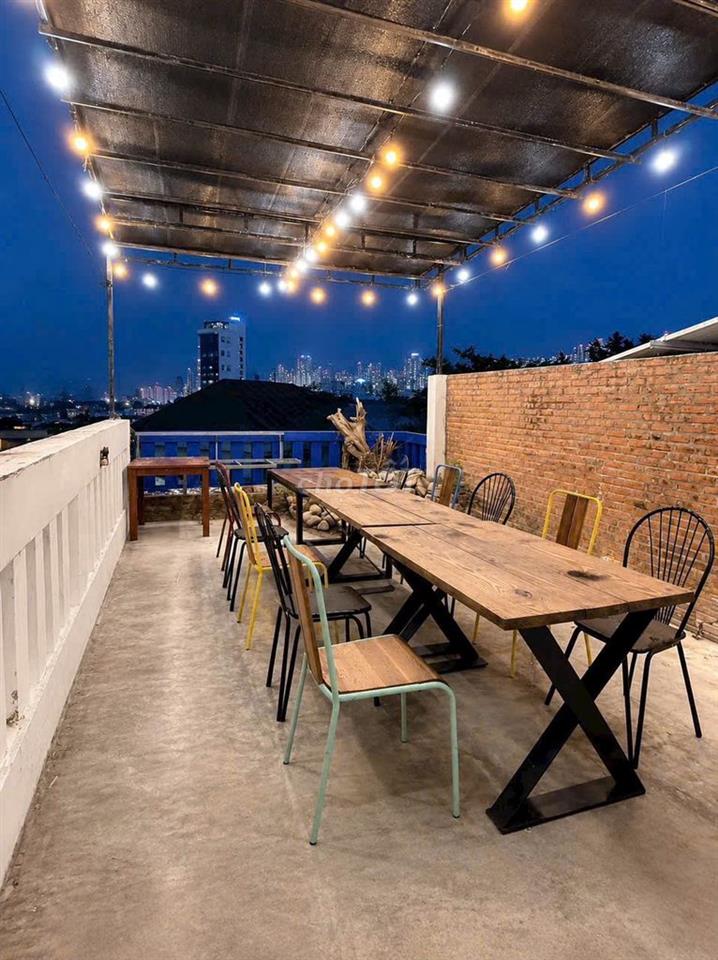 NHÀ 5 TẦNG VIEW BIỂN HÒN CHỒNG CHỈ 10,5 TỶ, ĐANG CHO THUÊ HOME STAY