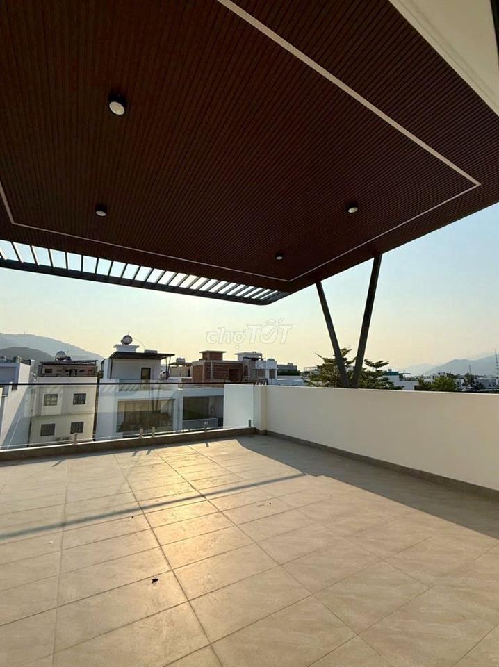 NHÀ MỚI ĐẸP THIẾT KẾ HIỆN ĐẠI CÓ THANG MÁY KĐT MỸ GIA THÁI HƯNG