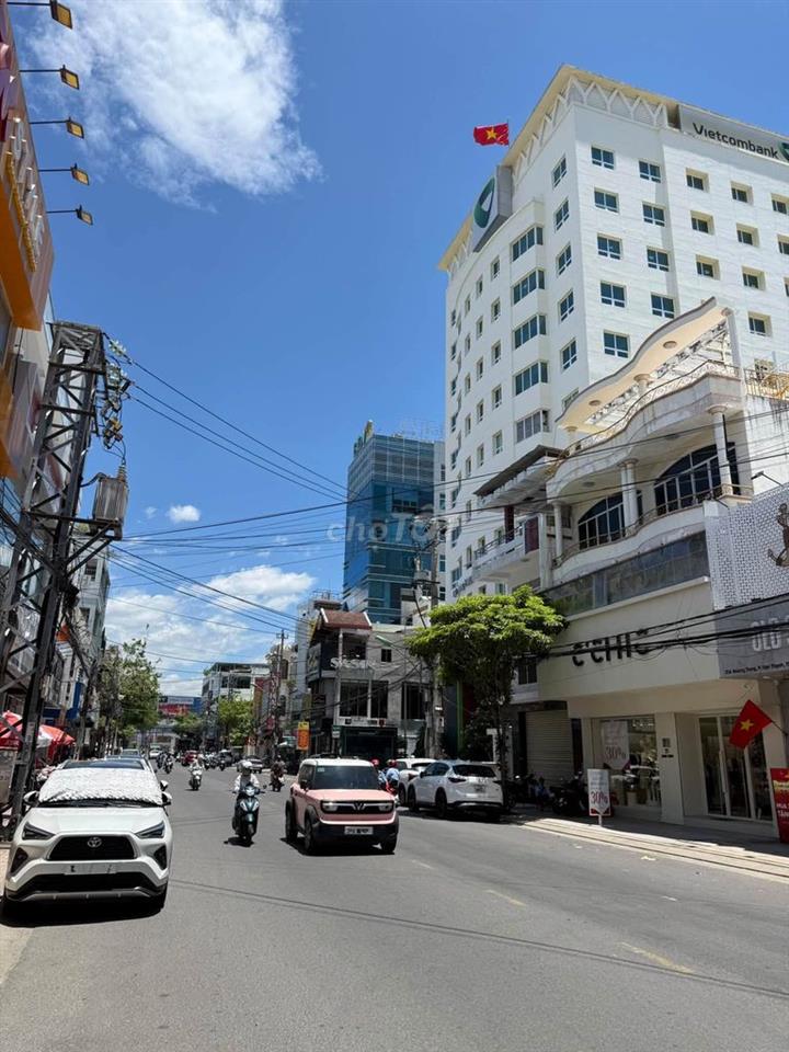 CHO THUÊ NHÀ MẶT TIỀN ĐƯỜNG QUANG TRUNG SÁT NGÂN HÀNG VIETCOMBANK NT