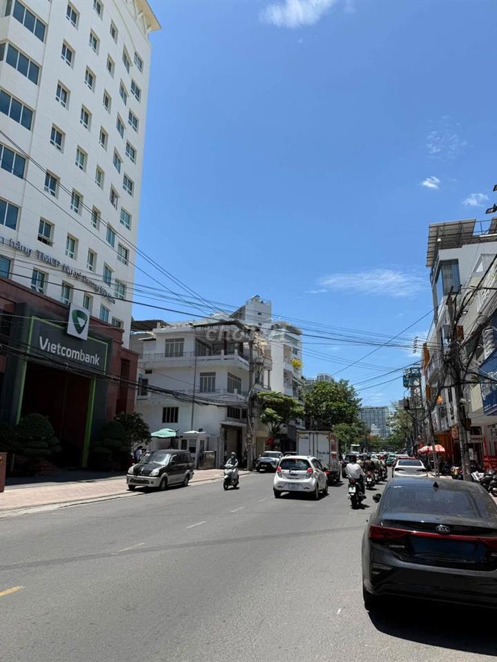 CHO THUÊ NHÀ MẶT TIỀN ĐƯỜNG QUANG TRUNG SÁT NGÂN HÀNG VIETCOMBANK NT