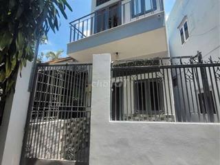 Nhà Phạm Văn Đồng, P1, Gần Vòng Xoay và Sân Bay