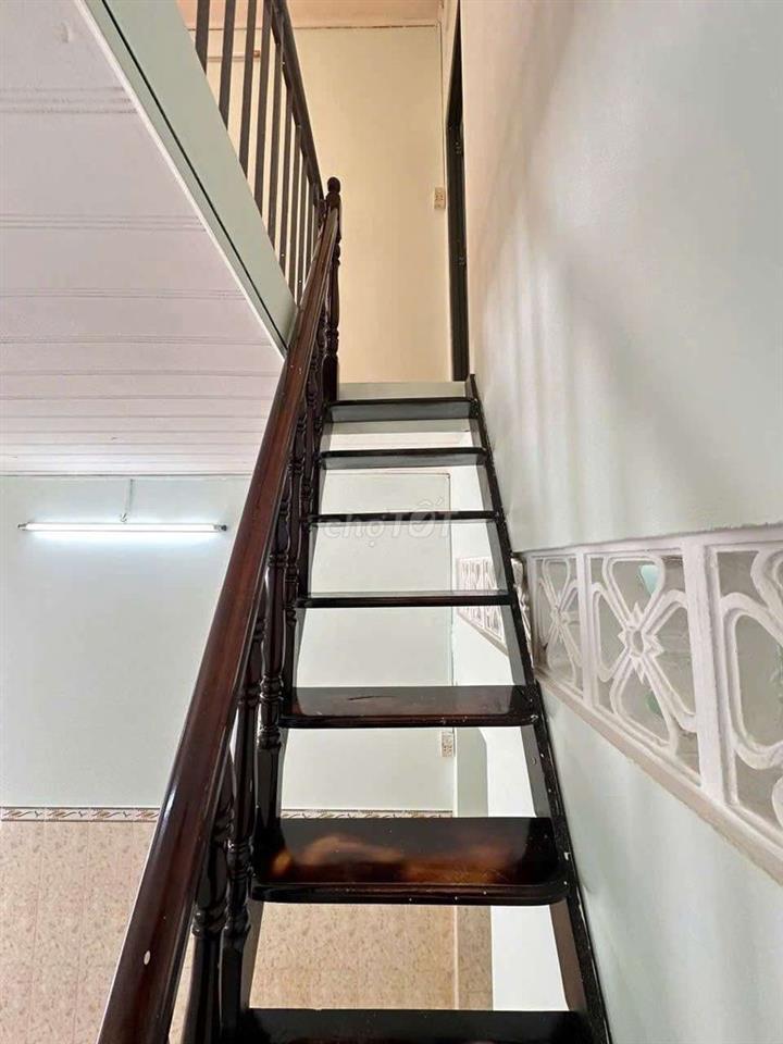 Nhà Phạm Văn Đồng, P1, Gần Vòng Xoay và Sân Bay