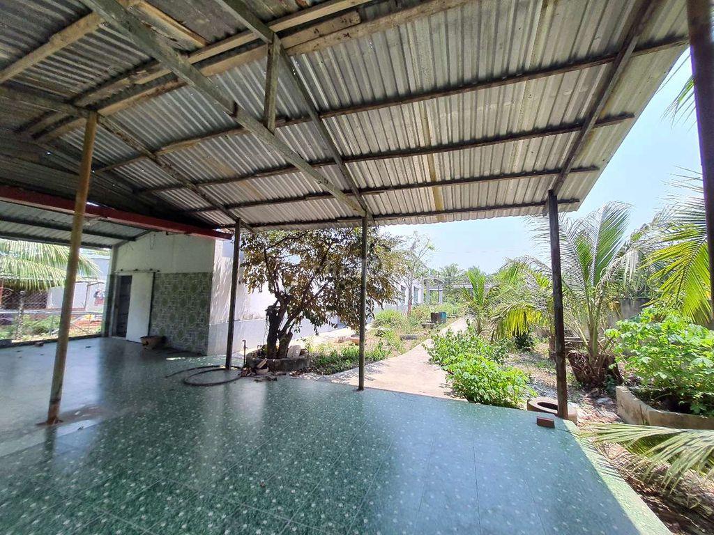 NGỘP BANK, BÁN GẤP NHÀ VƯỜN DT821, X. LỘC GIANG, 100% THỔ CƯ