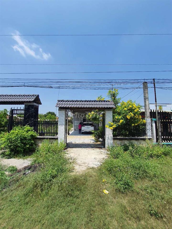 NGỘP BANK, BÁN GẤP NHÀ VƯỜN DT821, X. LỘC GIANG, 100% THỔ CƯ
