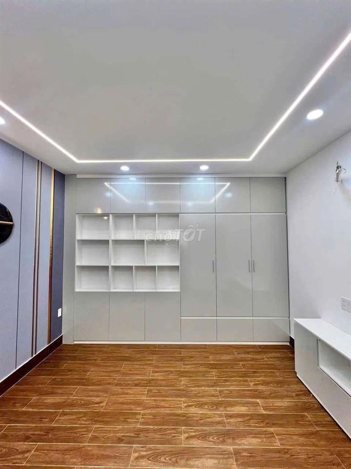 Nhà Bán đường Lê Văn Quới_ Mã Lò: 4mx13m đúc 1 lửng 3 lầu