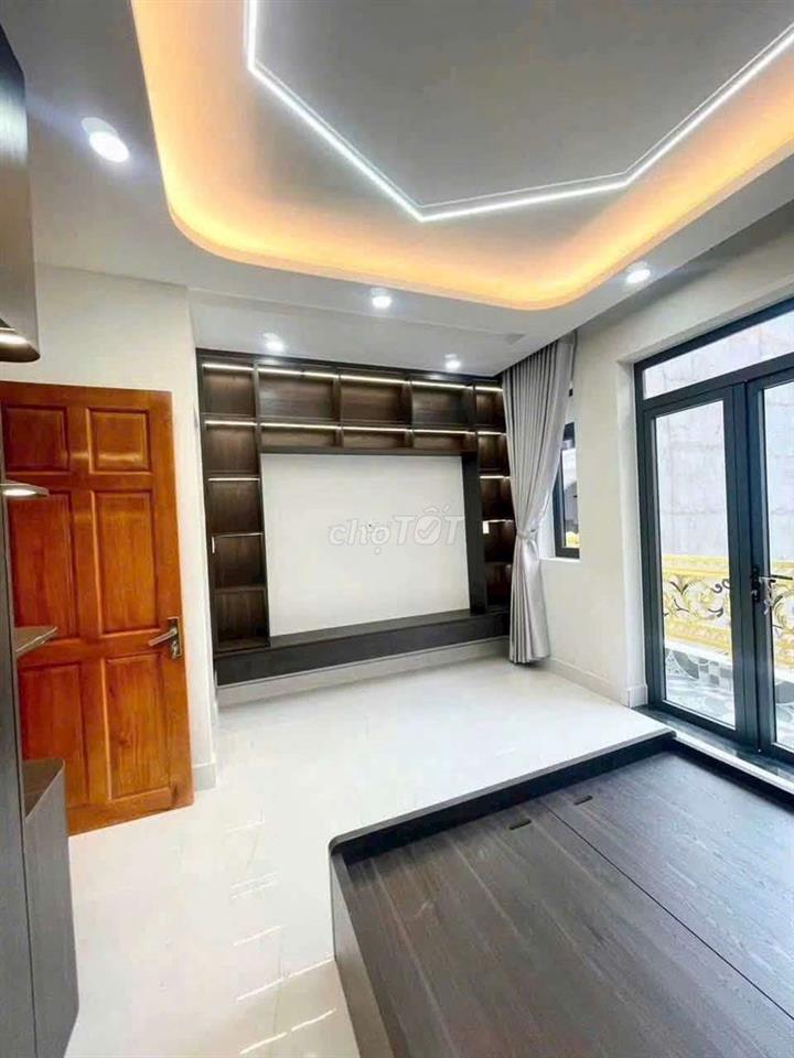 Nhà đồng bộ ngay chợ Lê Văn Quới: 5mx11m đúc 1 lửng 3 lầu, có nội thất
