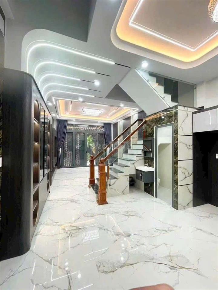 Nhà đồng bộ ngay chợ Lê Văn Quới: 5mx11m đúc 1 lửng 3 lầu, có nội thất