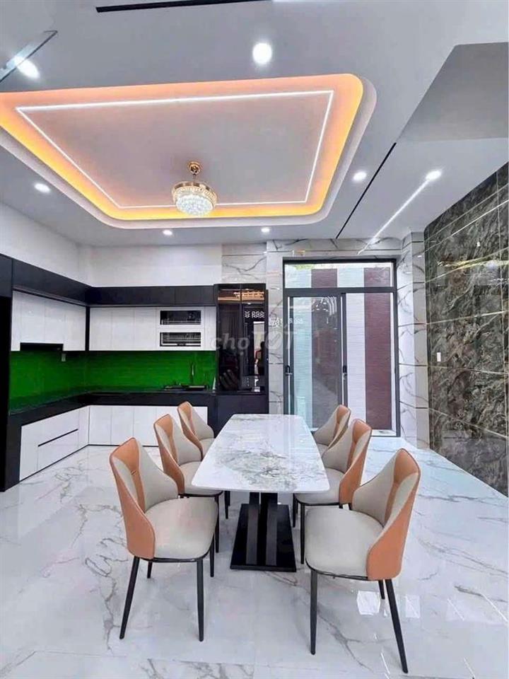 Nhà đồng bộ ngay chợ Lê Văn Quới: 5mx11m đúc 1 lửng 3 lầu, có nội thất