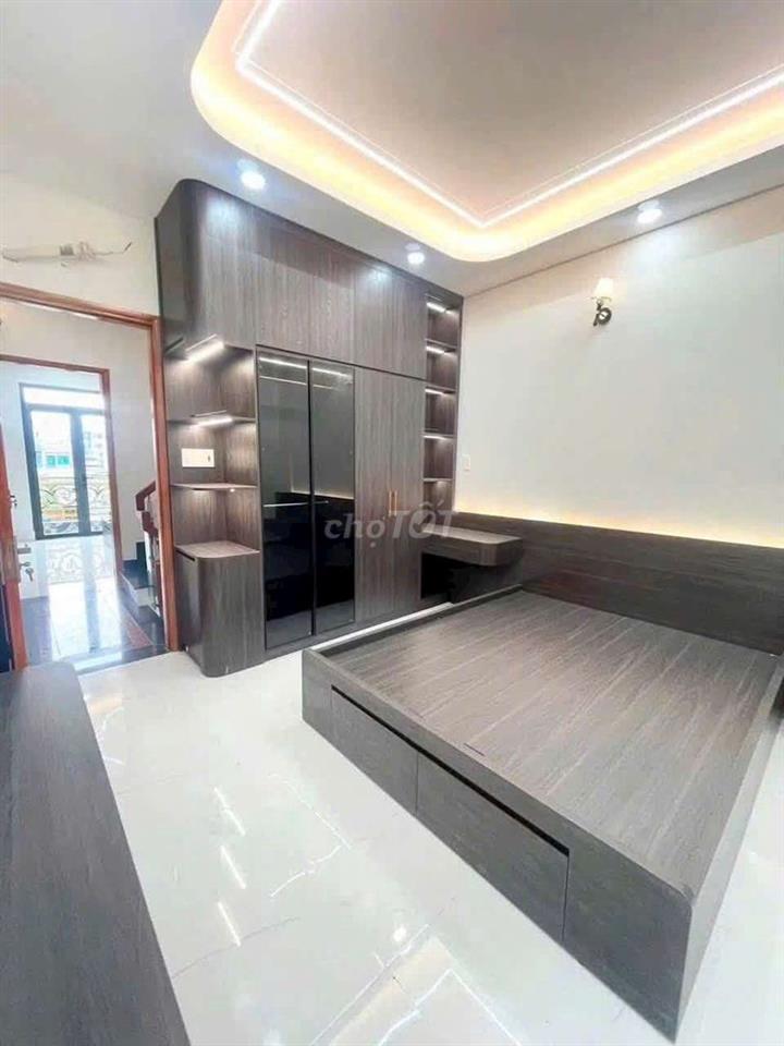 Nhà đồng bộ ngay chợ Lê Văn Quới: 5mx11m đúc 1 lửng 3 lầu, có nội thất
