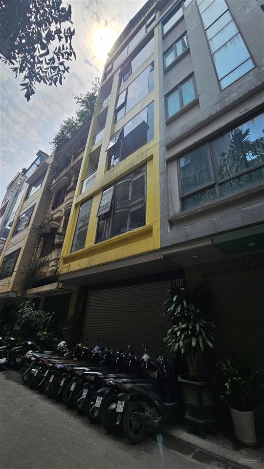 Cần bán căn nhà phố trúc khê 5 tầng dt 65m kinh doanh vỉa hè, mặt tiền 5,5m bán 27tỷ ngõ thông ô tô